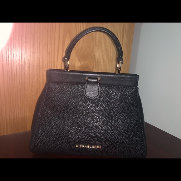 Michel kors handbag - Picture 3 of 4